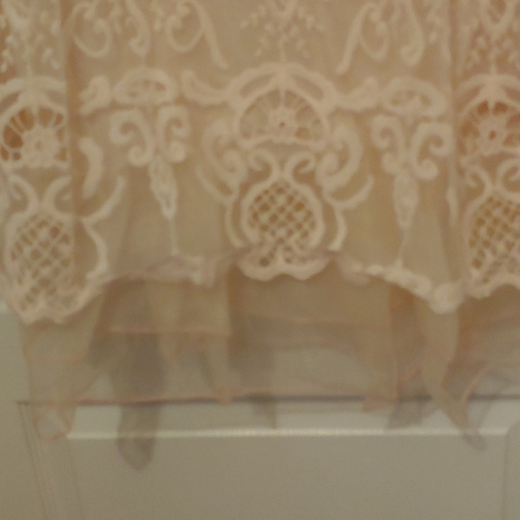 Simply Couture-😍Lace long sleeved peach top - Picture 3 of 6